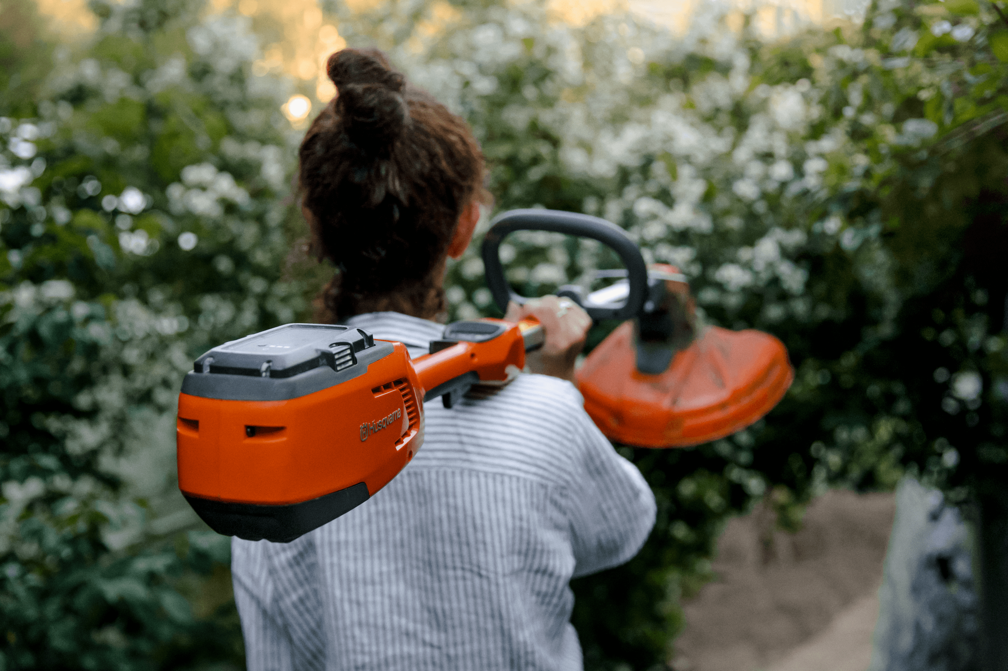Compact, lightweight design for comfortable, ergonomic use and less strain on the body. image